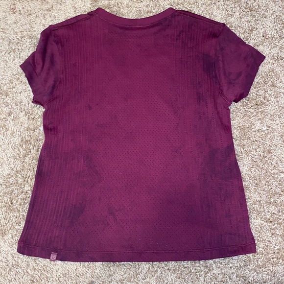 lululemon shirt - Picture 2 of 3